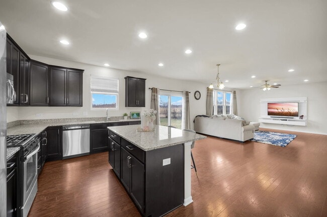 Building Photo - 4255 Fraser Cir