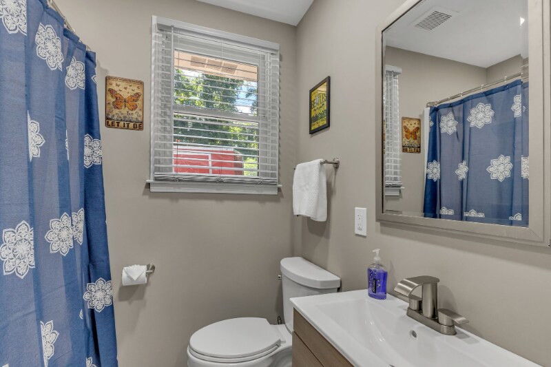 Building Photo - 232 Bermuda Dr