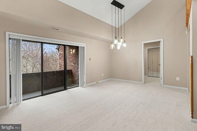 Building Photo - 910 Mountainview Dr