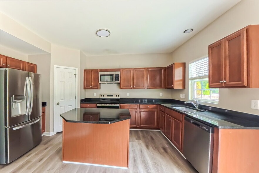Building Photo - 2653 Jordan Ridge Dr
