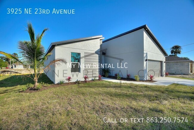 Building Photo - 3925 NE 23rd Ave