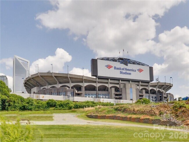 Building Photo - 1101 W 1st St