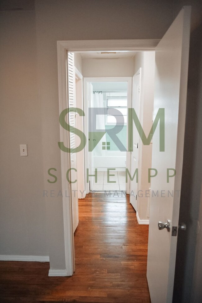 Building Photo - 4700 Walnut Grove Ave