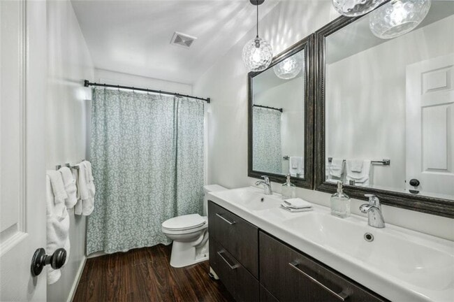 Building Photo - 21 Willow Wood Rd