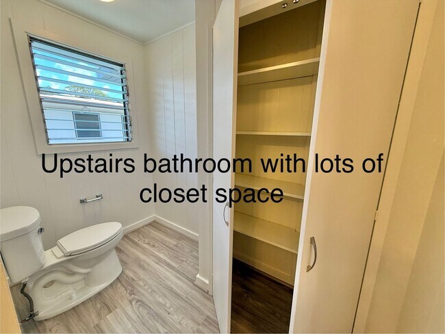 Building Photo - Modern two story Kaimuki home - all new ki...