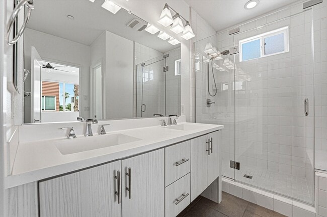 Building Photo - Detached Townhome - Private Roof Deck - With 360 Panoramic Views