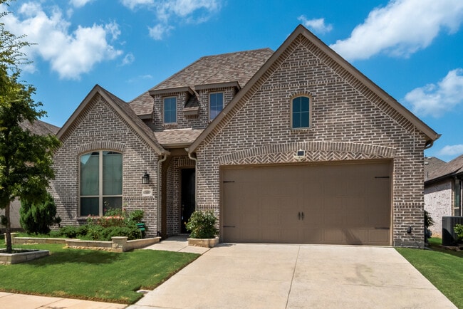Primary Photo - 3105 Columbia Dr