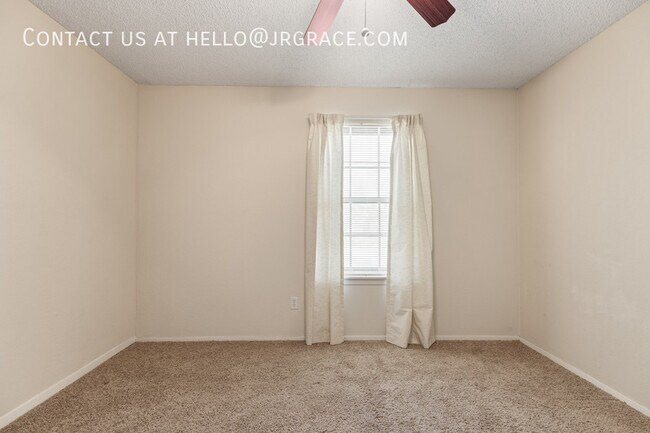 Building Photo - 429 Lindenwood Ln W