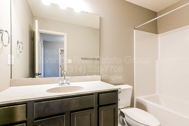 Building Photo - 39 Wingtip