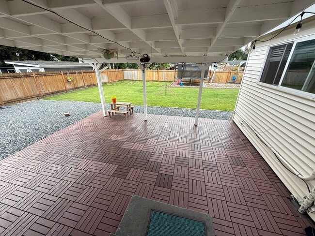Building Photo - Desirable 3 bedroom/2 bath rambler located in Marysville