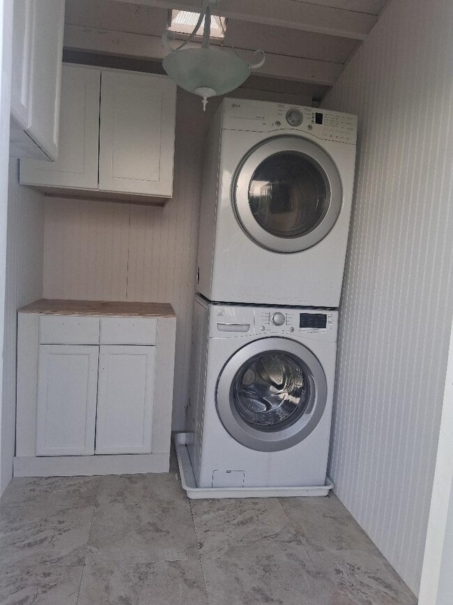 Building Photo - 1317 Chanticleer Ave