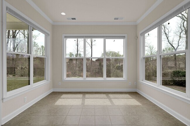 Building Photo - Light, bright, and move-in ready home in the highly sought-after Trilogy at Lake Norman community...