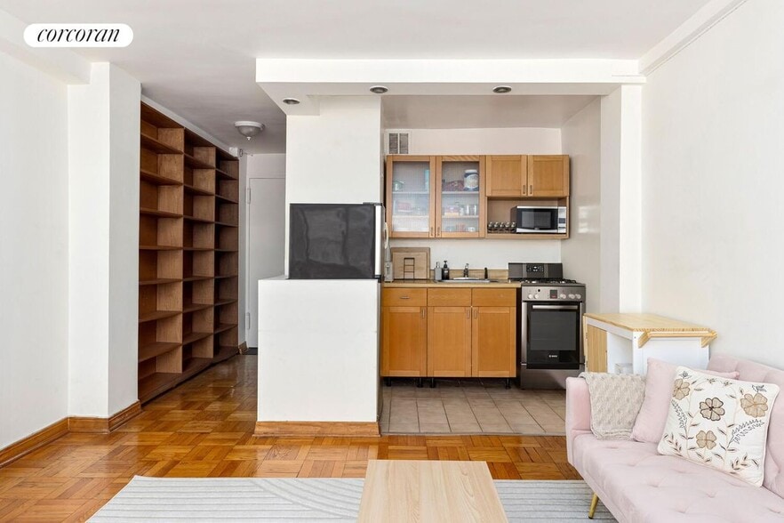 Building Photo - 209 E 56th St