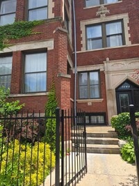 Building Photo - 5017 S Drexel Blvd