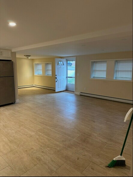 Building Photo - 11 Cunningham Rd