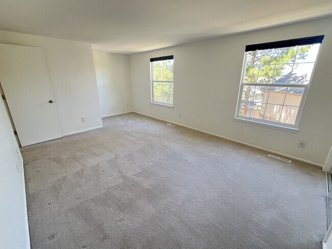 Building Photo - 7052 E Briarwood Dr