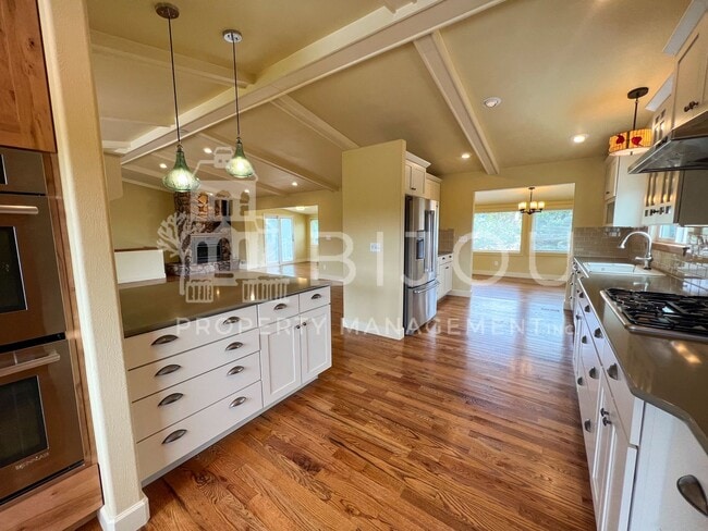 Building Photo - Corner Lot Multi-Level Home