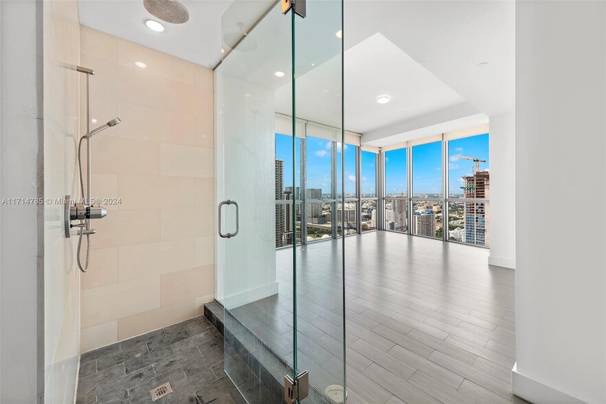 Master Bathroom - 1100 Biscayne Blvd