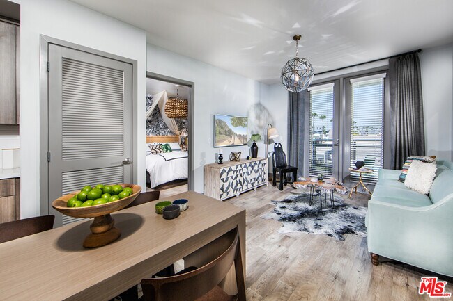 Building Photo - 8770 Washington Blvd