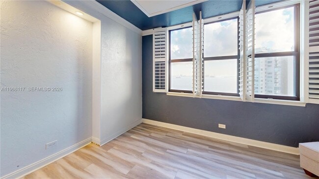 Building Photo - 1800 NE 114th St