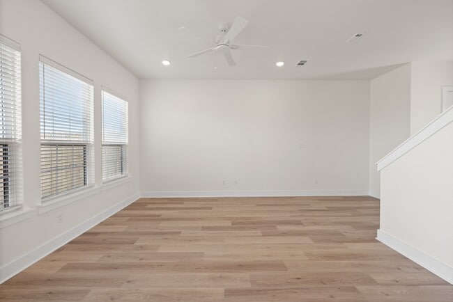 Building Photo - 6632 Abode Ave