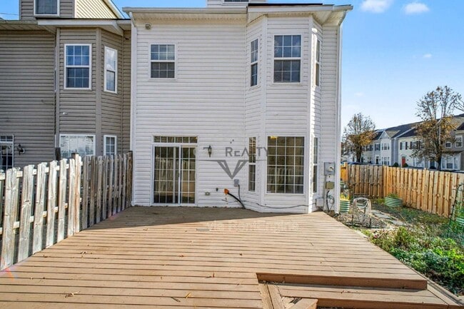 Building Photo - 5218 Drakes Ct