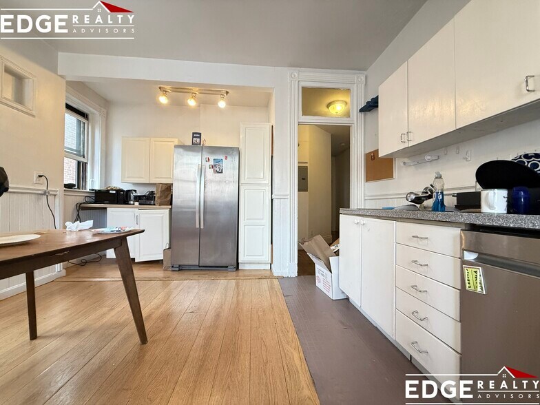 Building Photo - 5 Euston St