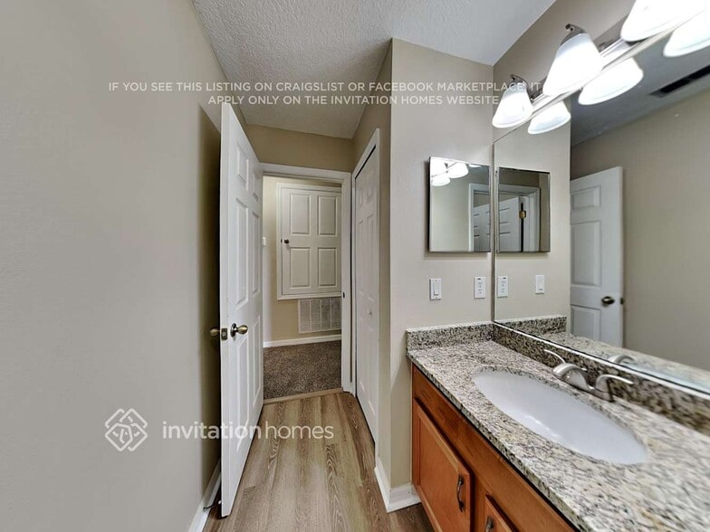 Building Photo - 7203 Wakeview Dr