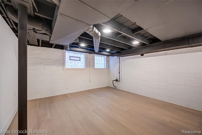 Building Photo - 409 Baldwin Ave