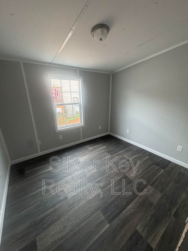 Building Photo - 3000 US-11