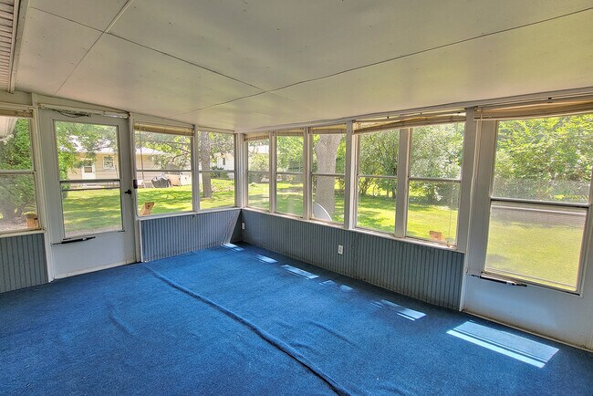 Building Photo - 1808 Dakota St