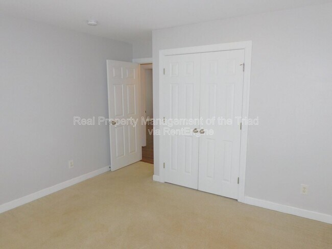 Building Photo - 2804 Mitchell Wood Dr