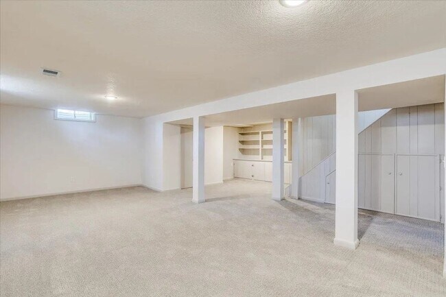 Building Photo - 6503 E 16th St N