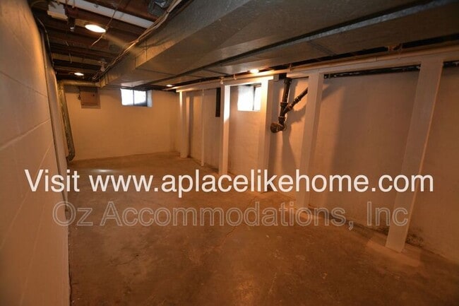 Building Photo - 4340 W 51st St