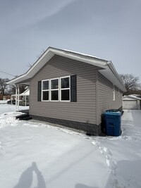 Building Photo - 601 Leonard St