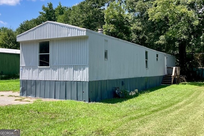 Building Photo - 340 Towler St
