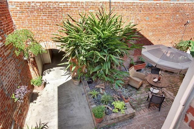 Building Photo - 523 Dumaine St