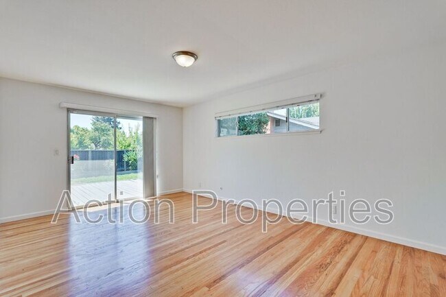 Building Photo - 350 Chesley Ave