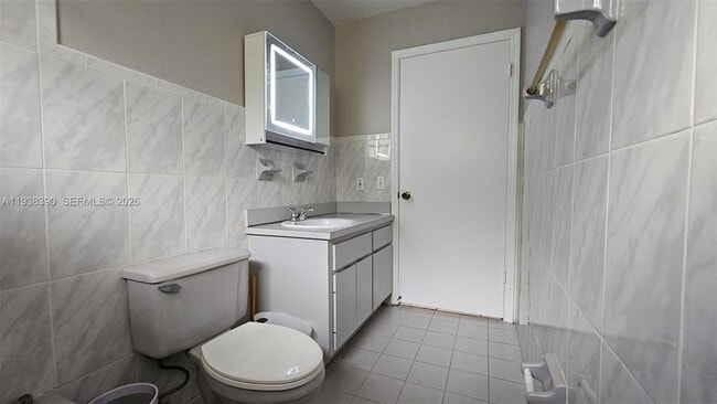 Building Photo - 2912 SW 38th Ct