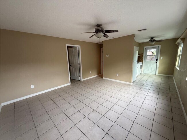 Building Photo - 7057 Sunset Dr S