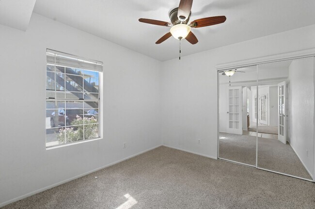 Building Photo - Spacious 3 Bed/2 Bath Home in Lush Crestvi...