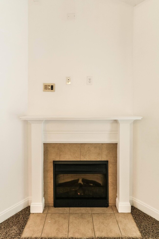 Building Photo - 334 High Meadows Pl
