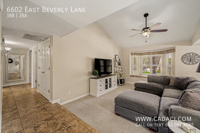 Building Photo - 6602 E Beverly Ln