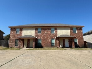 Building Photo - 4407 Abigail Dr