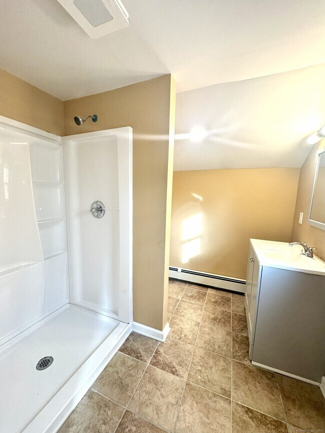 Building Photo - 137 High St