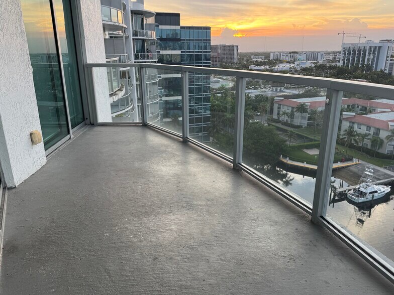 Balcony - 3029 NE 188th St