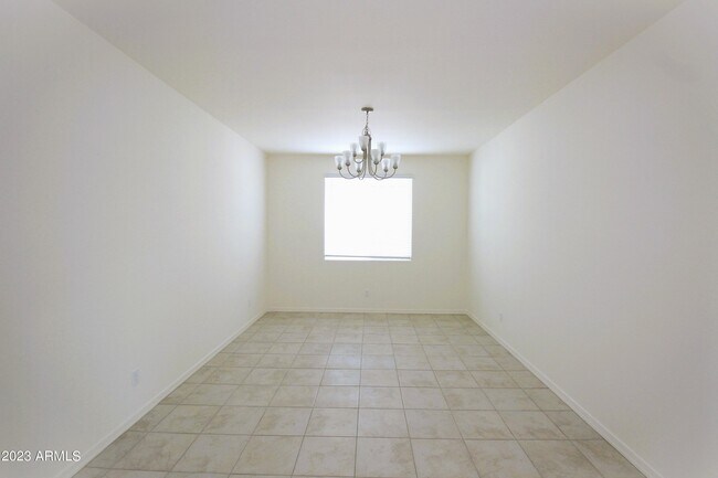 Building Photo - 1126 E Westwood Dr