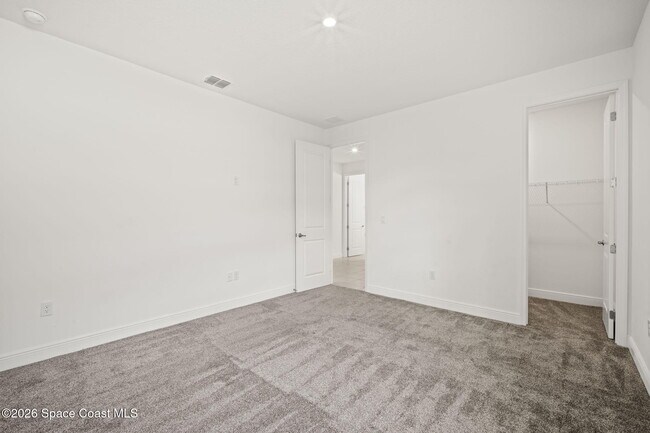 Building Photo - 6185 Moonrise Dr