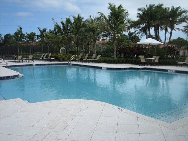 Building Photo - 4903 Midtown Ln