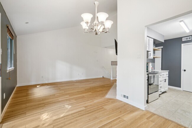 Building Photo - 203B Cypress Point Cir